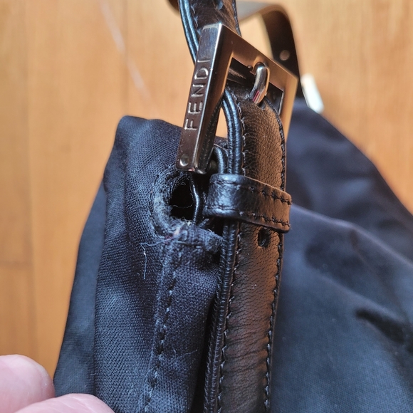 ❌️SOLD❌️ Authentic Vintage Fendi Shoulder Bag - Picture 12 of 16